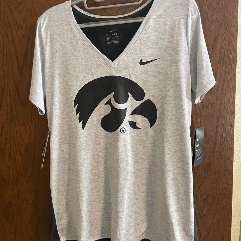 Nike Women's Gray Short Sleeve Tee